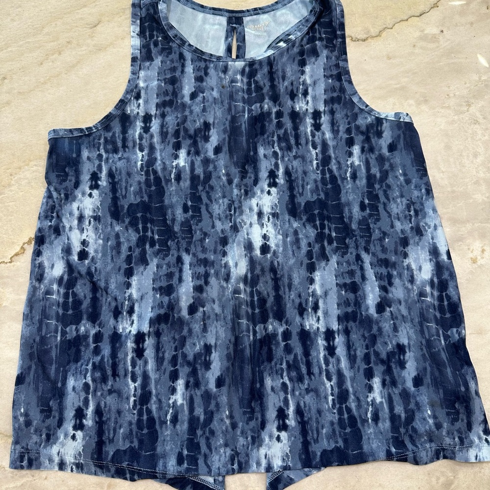 Old Navy Active Blue Tie-Dye Sleeveless peekaboo back Tank Top